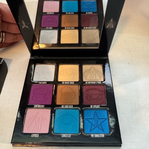 Jeffree Star Mini Controversy Palette - Picture 4 of 5